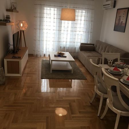 Apartment Triton Belgrado Esterno foto