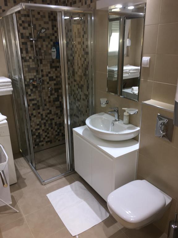 Apartment Triton Belgrado Esterno foto
