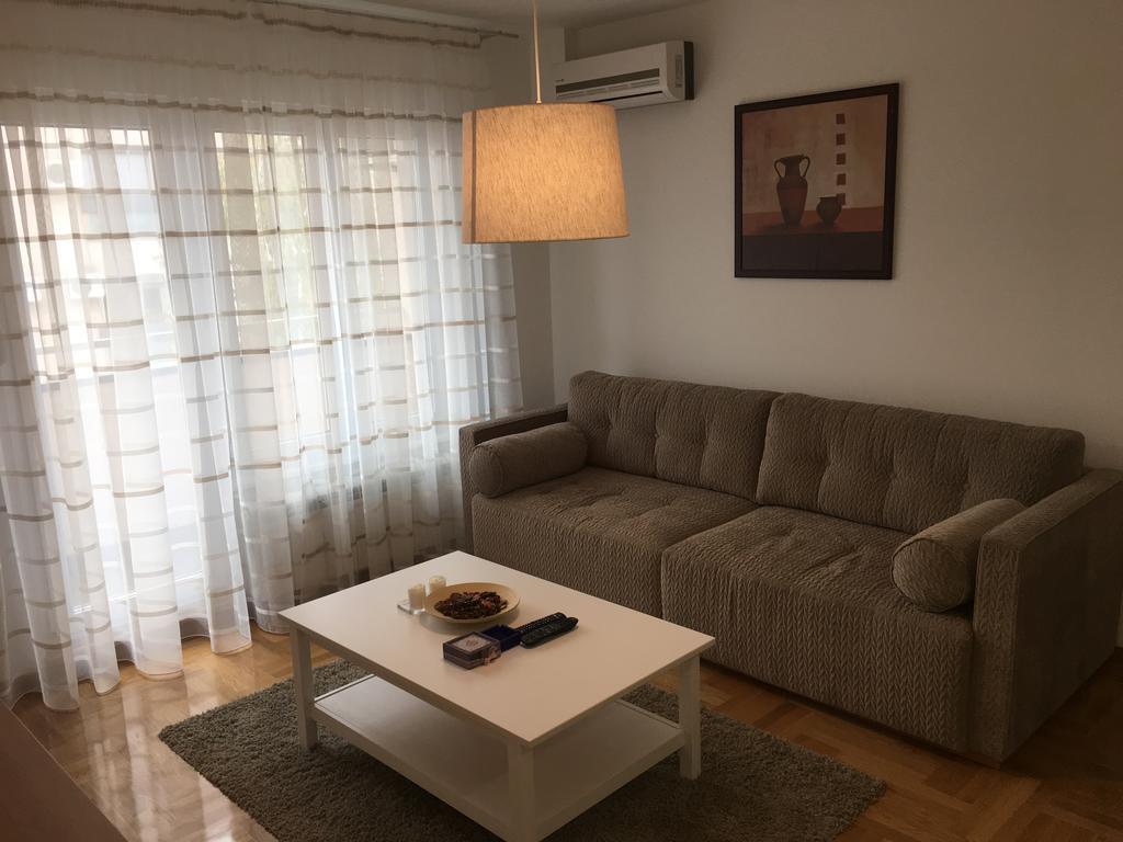 Apartment Triton Belgrado Esterno foto
